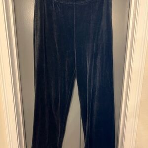 Bechamel Classic Black velvet pull- on pants. Size medium- inseam 26”